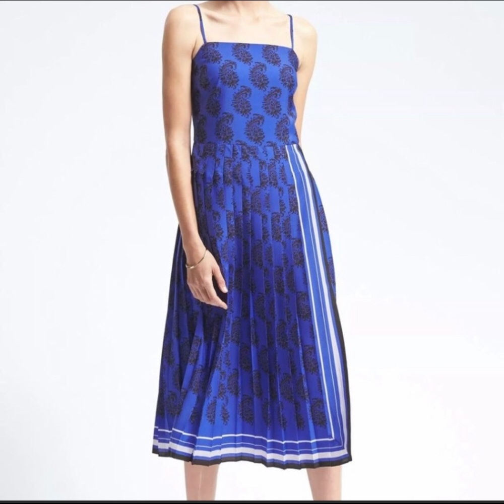 Banana Republic NWT Blue Paisley Pleated Dress